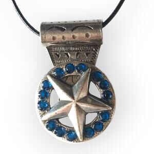 Cowboy chic blue rhinestone star pendant necklace, silver tone country core